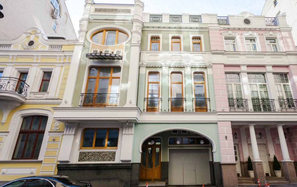 Комплекс представительских офисных особняков в класса 